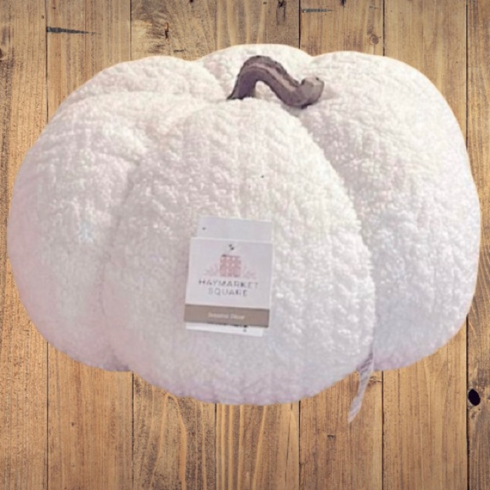 NWT- HayMarket Square-Large White Plush Chenille Pumpkin Pillow
